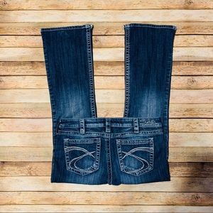 SILVER JEANS Women’s Tuesday Bootcut Blue Jeans